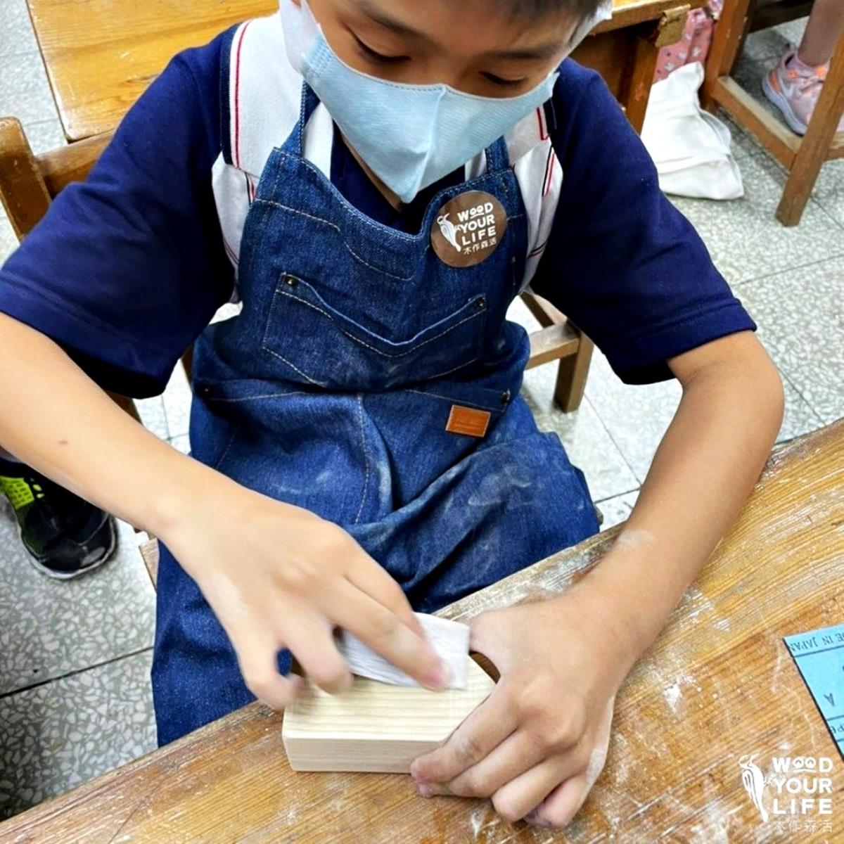 木作森活前進校園與中小學合作開設木育相關課程，讓學生透過親身手作體驗，推廣木之教育。