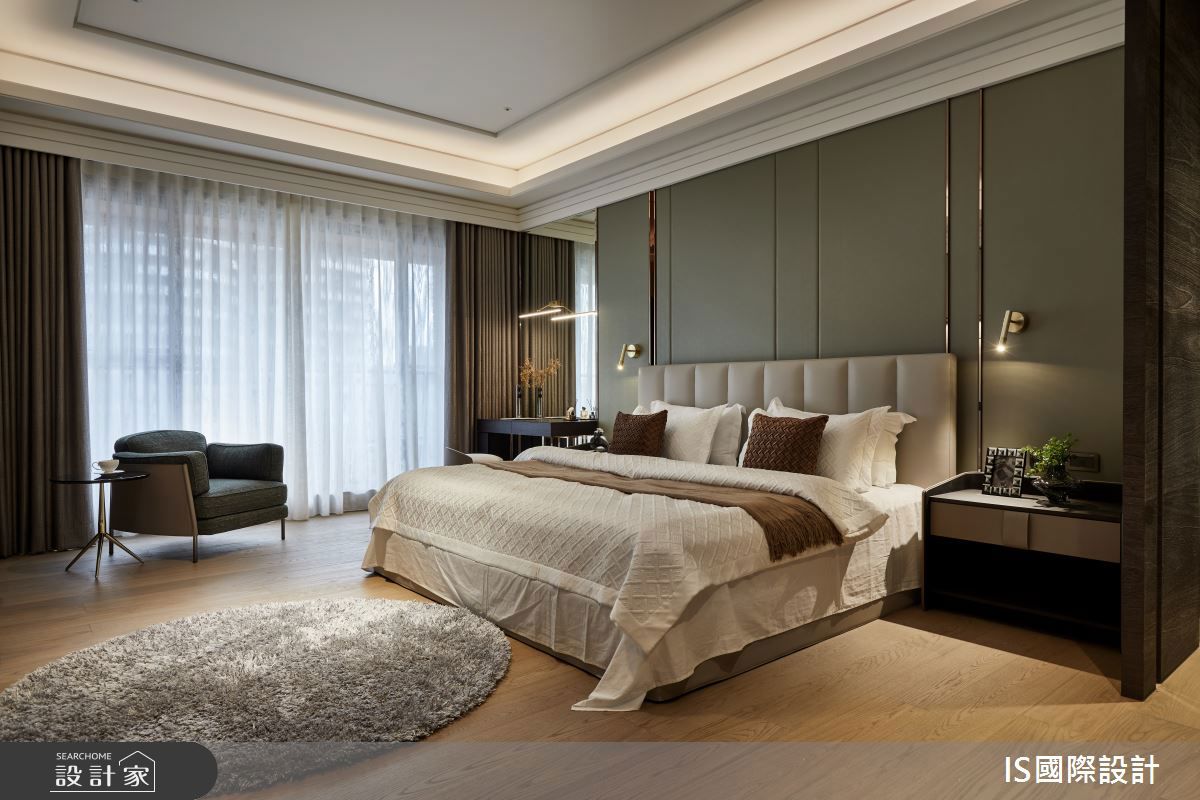 Minotti Daiki俐落的幾何輪廓與對稱設計為主,展現濃厚的東方美學與侘寂精神