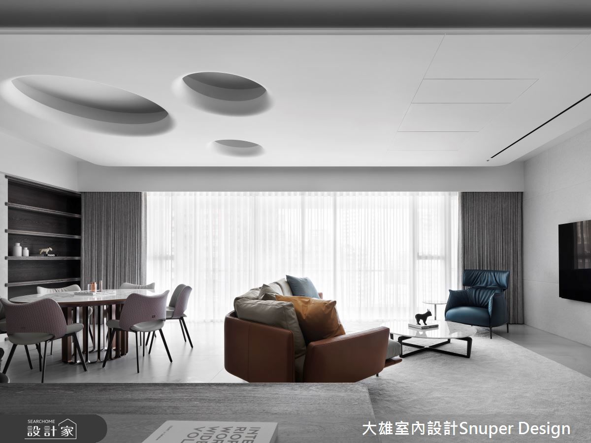 Poltrona Frau 的Archibald King系列椅背內部細緻摺痕設計(手工摺皺皮革),營造出布料般的柔軟動態,成為此椅辨識度最高的視覺語彙