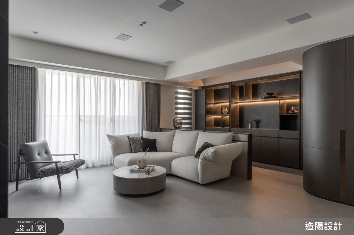 Edra Standard Sofa多種模組可搭配,如直排、L型、開放式等,也可客製尺寸與布料