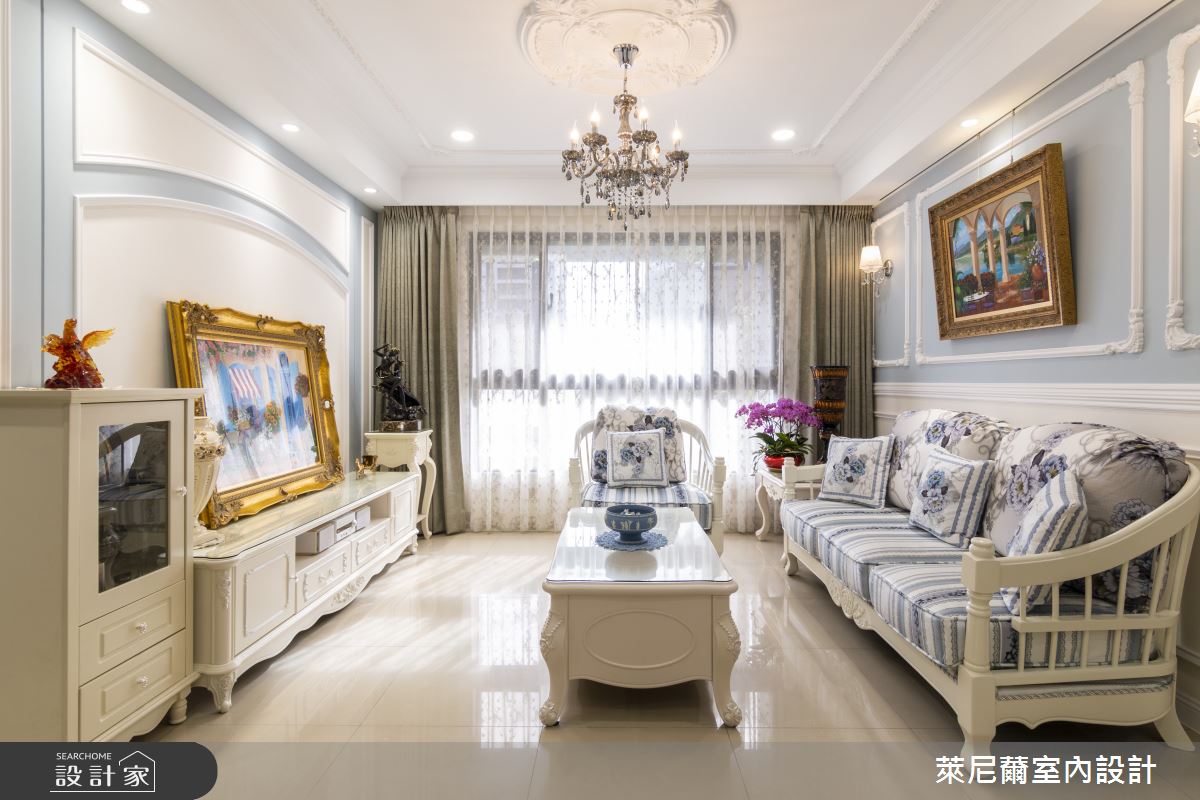 藝術掛畫妝點人文氣息，清新水藍勾勒27坪新古典美宅