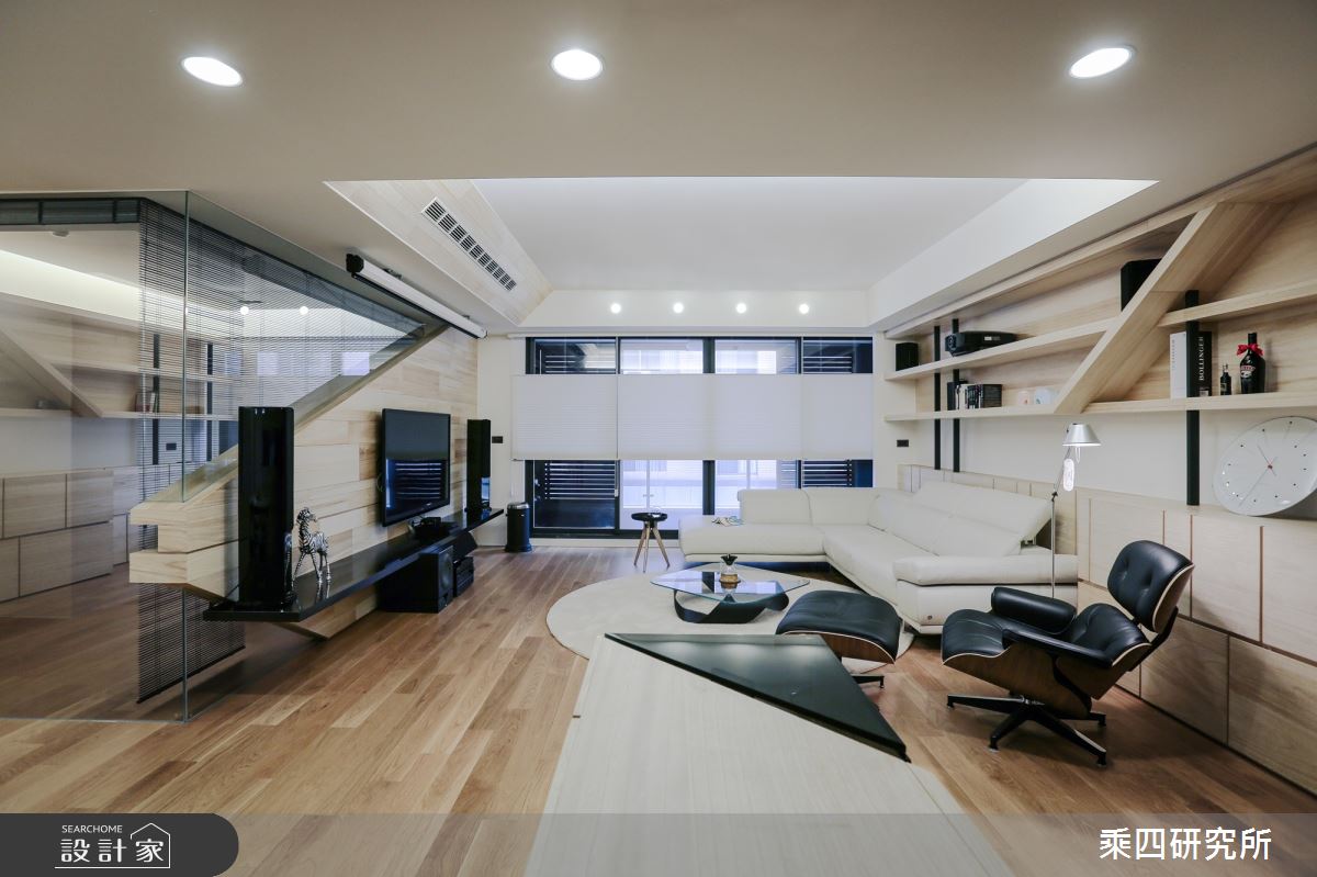 斜切半透明的電視牆？在暖木 + 純白系現代家居享受電影院好時光