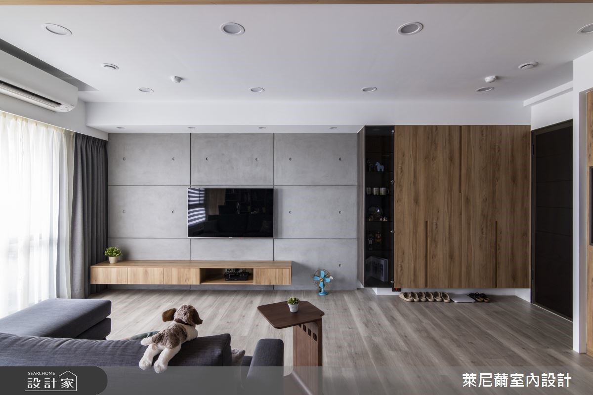 善用客變引光入室，28坪日系暖木清水模宅