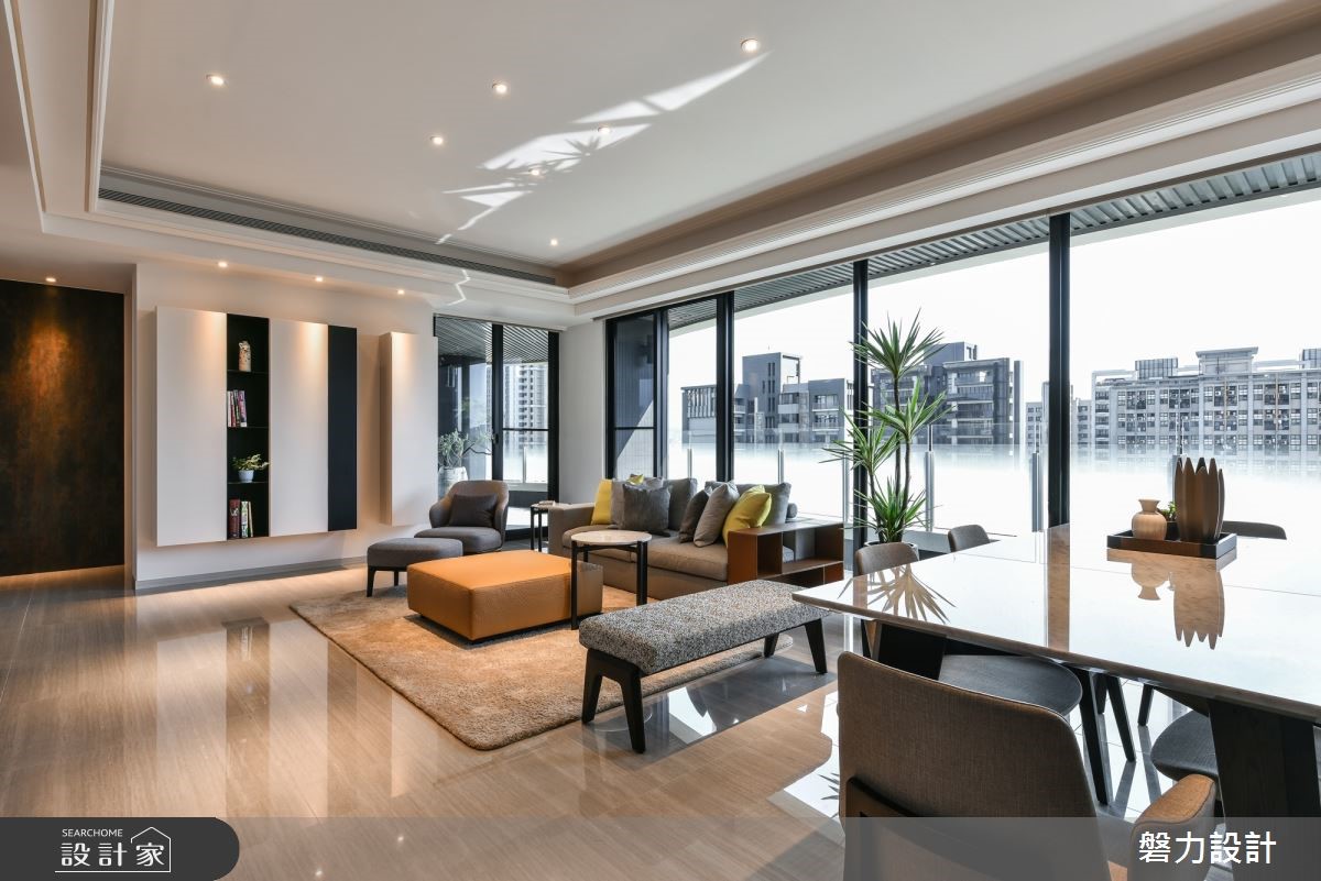 引光入室突破牆體限制,大面積連續牆面設計展現豪宅氣韻
