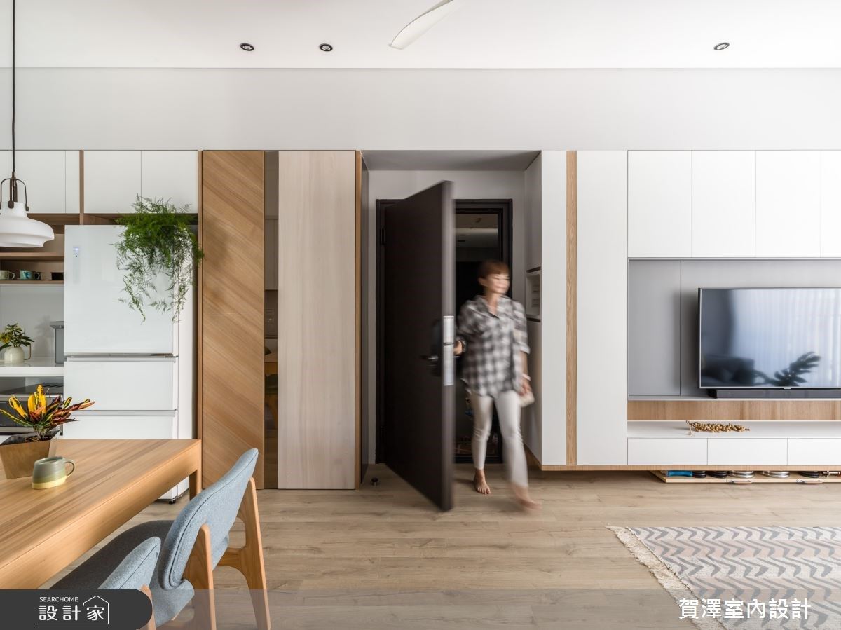 混搭宅大收納藏好藏滿！小劇院、健身房、個人工作室狹長客廳同時擁有